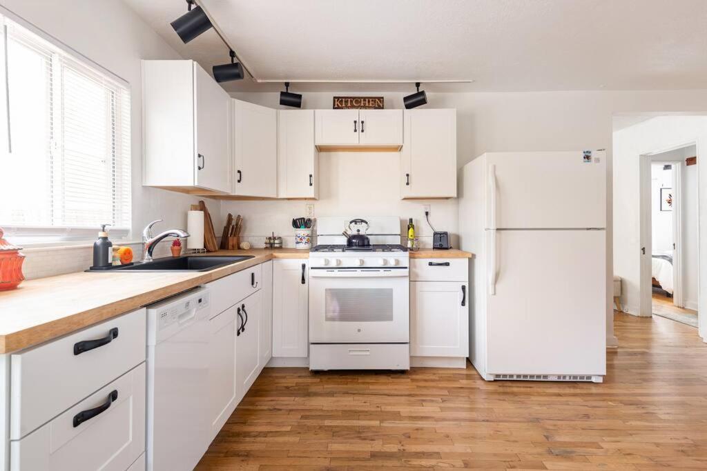 Villa House With Great Beds, Full Kitchen, Fenced Yard Albuquerque Exterior foto